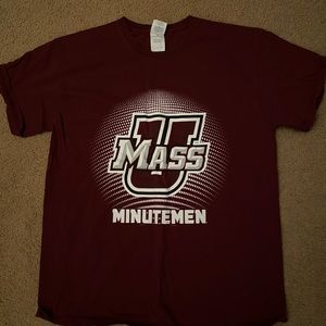 UMASS Minutemen Shirt - Men’s Large